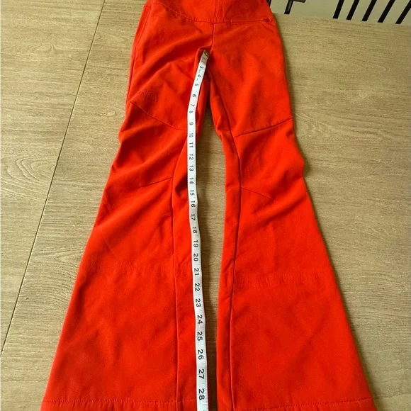 The North Face Snoga Windwall Ski Pants Women Fitted Fiery Red Stretch Size 4 - Picture 11 of 13